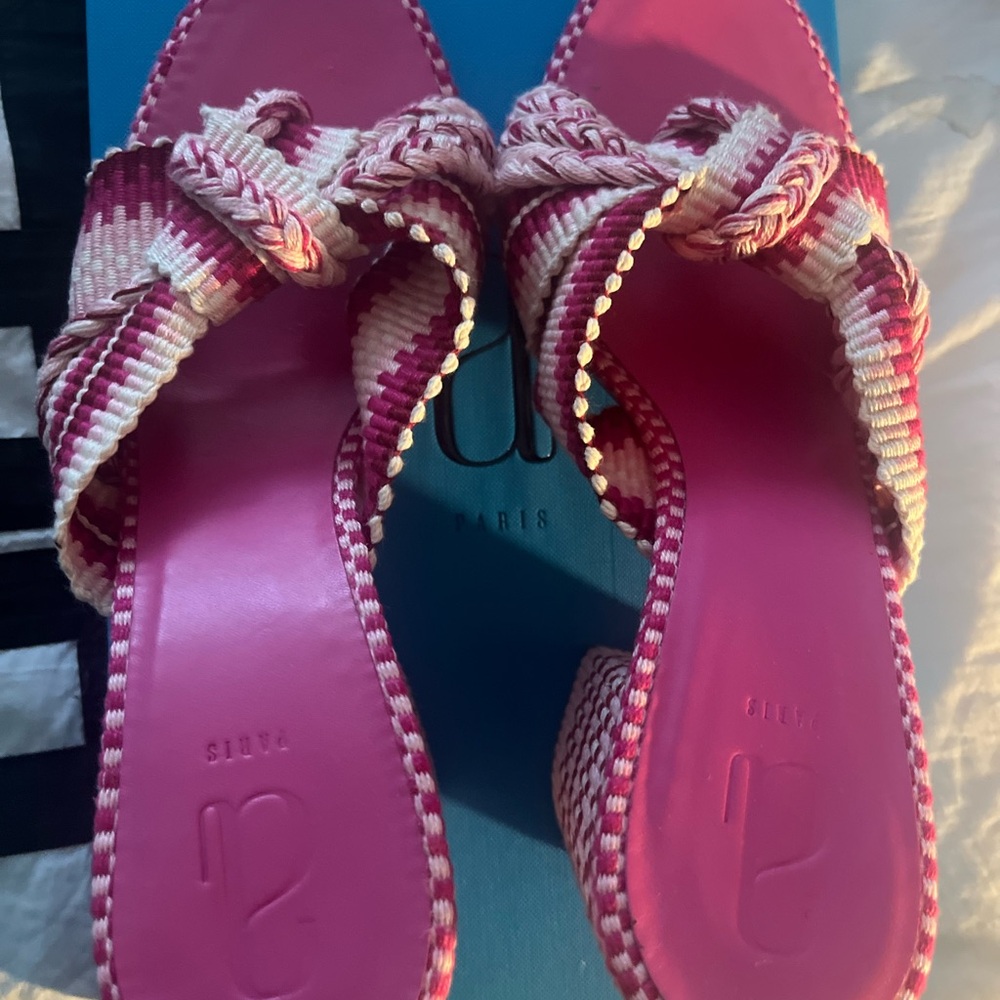Almost new Antolina Paris pink woven block heeled open-toe sandals. With box. - Picture 2 of 8